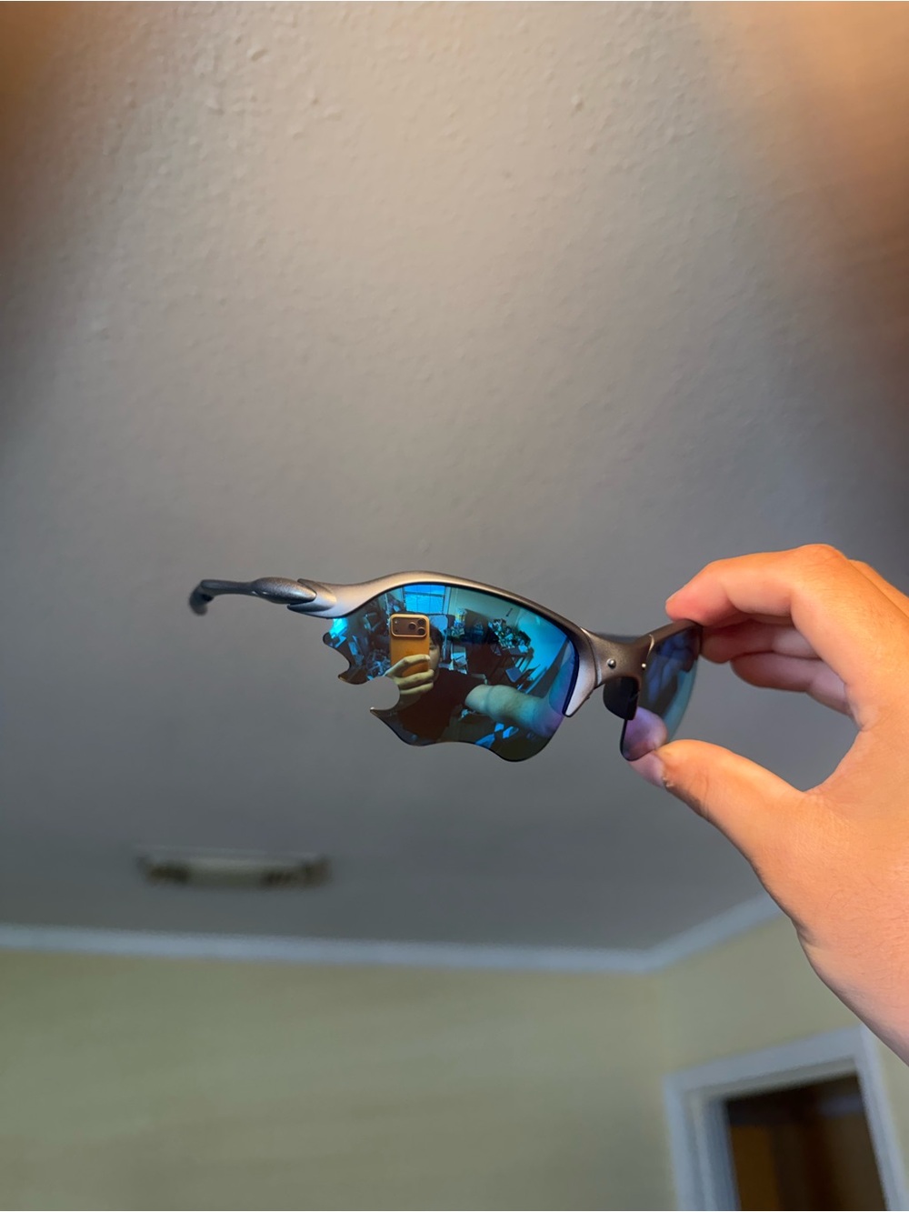 Sporty Blue Mirrored Sunglasses Oakleys